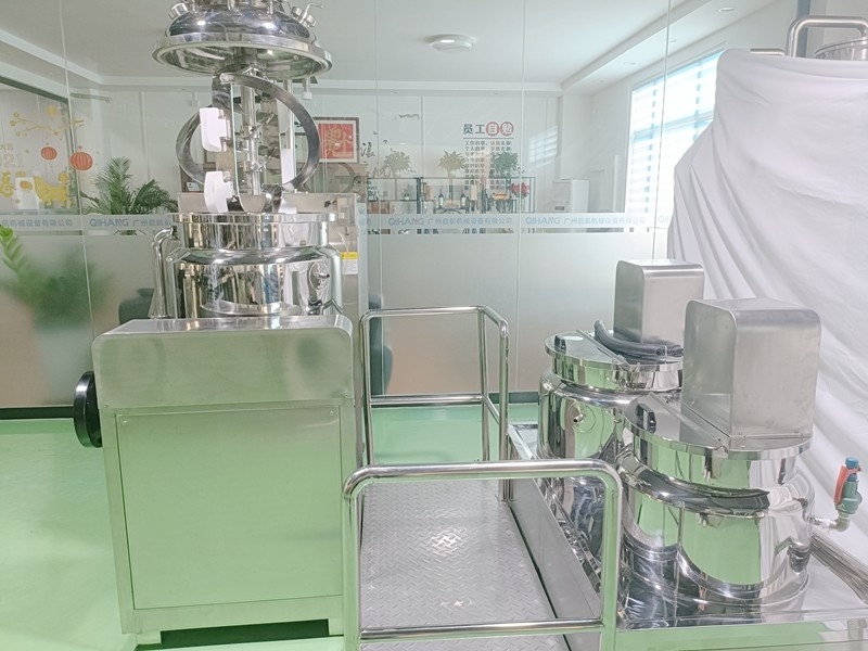 50HZ Vacuum Emulsifier Making Machine Body Cream Cosmetic Product Equipment